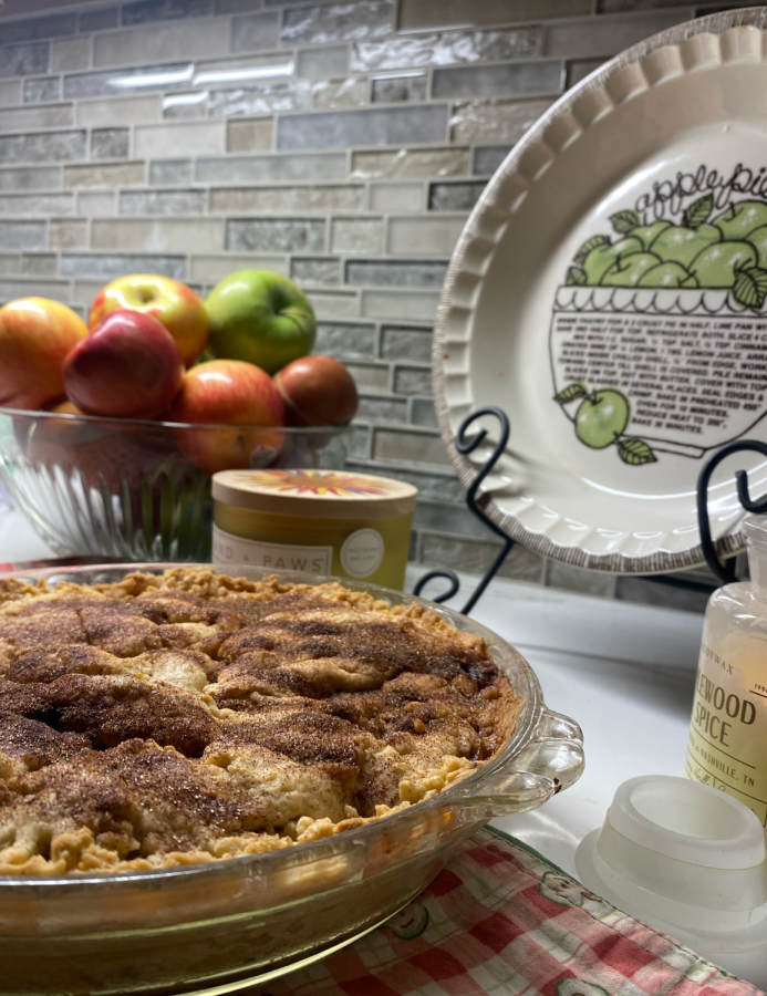 Ellie and Friends! Baking Column: Homemade Apple Pie Edition